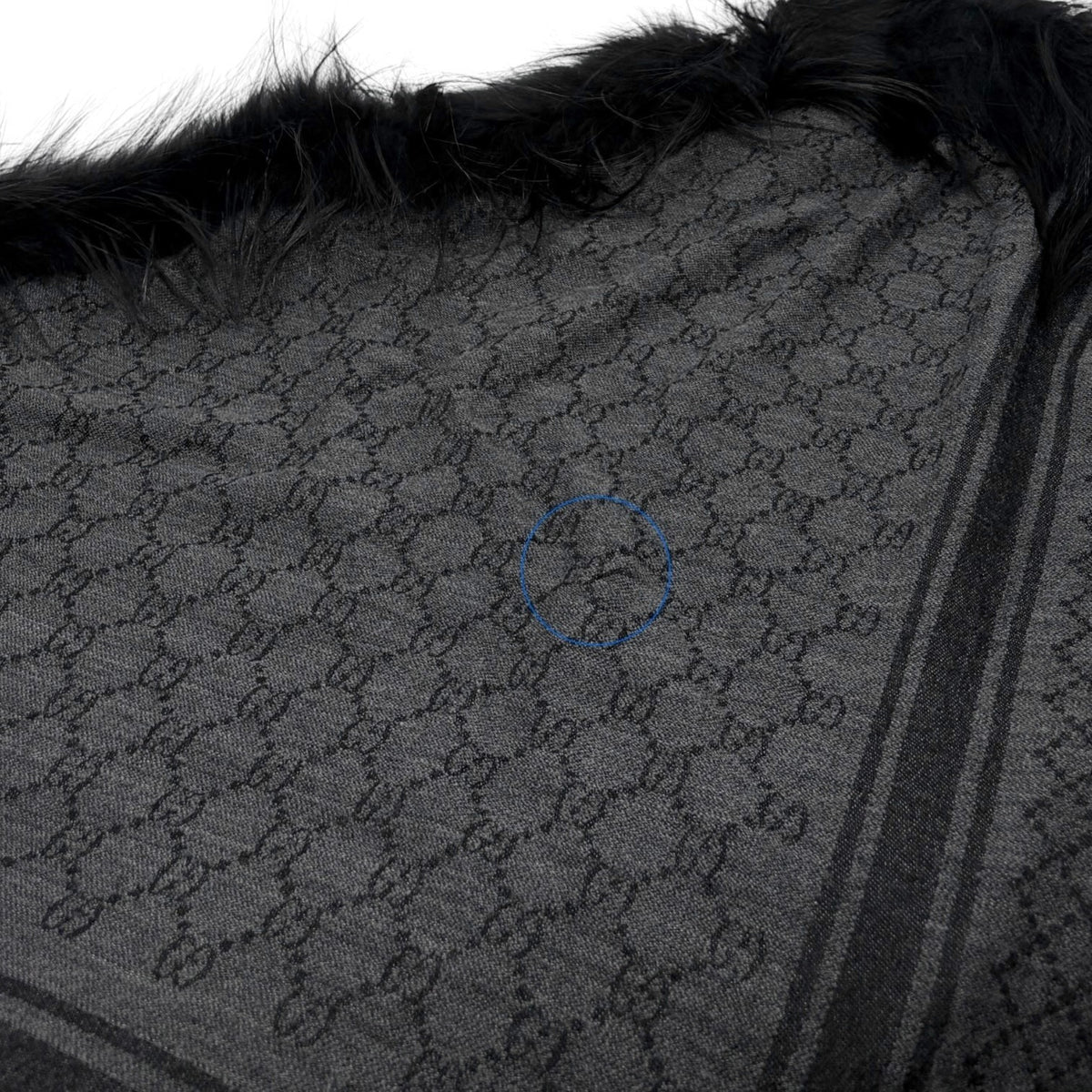 GUCCI Vintage GG Logo Monogram Fox Fur Shawl Scarf Wrap Gray Black Wool 902495