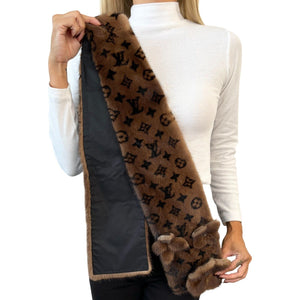 LOUIS VUITTON Vintage LV Logo Monogram Flower Scarf Shawl Brown Mink Fur RankAB