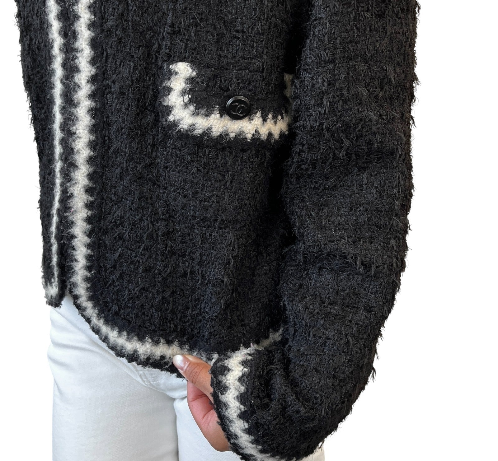 CHANEL Vintage 98A CC Mark Logo Button Tweed Jacket #38 Black White Wool