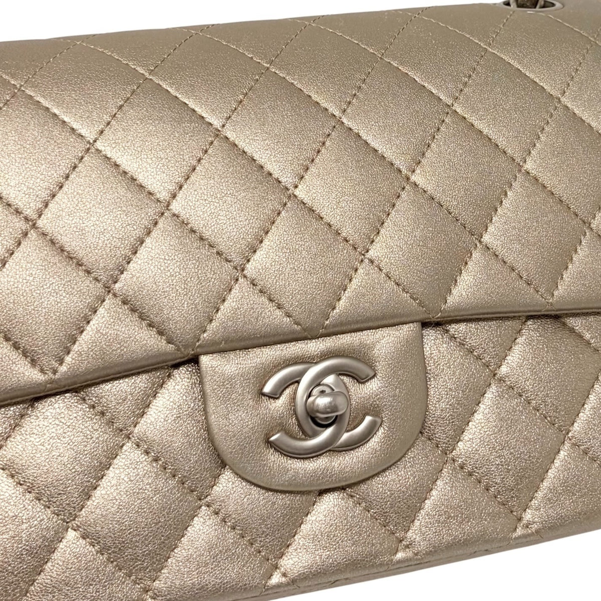 CHANEL Vintage CC Turnlock Quilted Chain Flap Bag 2 Way Metallic Gold 902919
