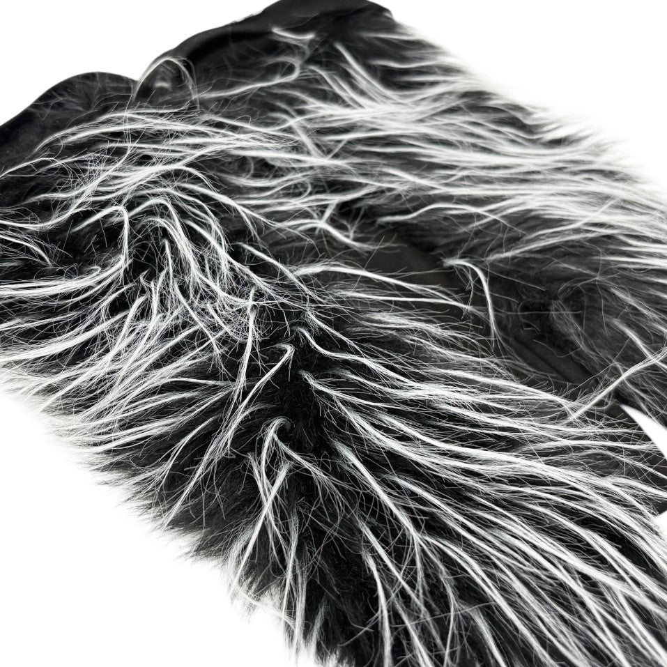 CHANEL Vintage CC Logo Fur Gloves Mittens #7.5 Black White Suede 902358