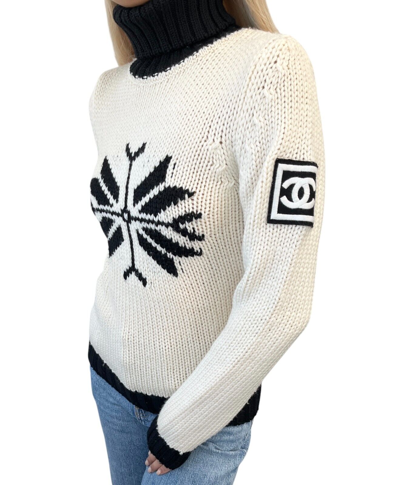 CHANEL Sport Vintage 08A CC Logo Turtleneck Sweater Top #34 White Black Wool