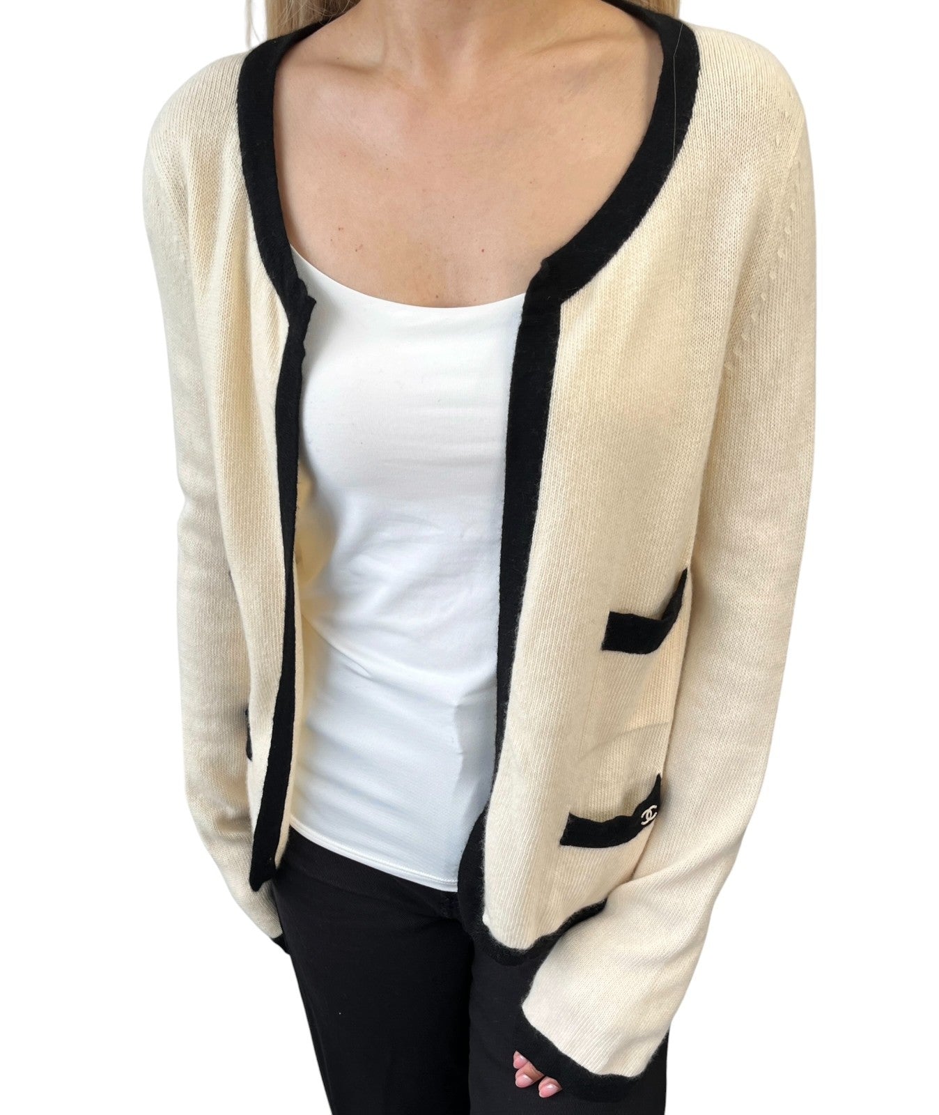 CHANEL Vintage 02A CC Cashmere Knit Cardigan Sweater Top #38 Cream 901825