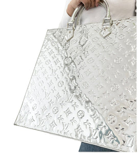 LOUIS VUITTON Vintage M40269 Monogram Mirror Sac Plat Tote Bag Silver Leather