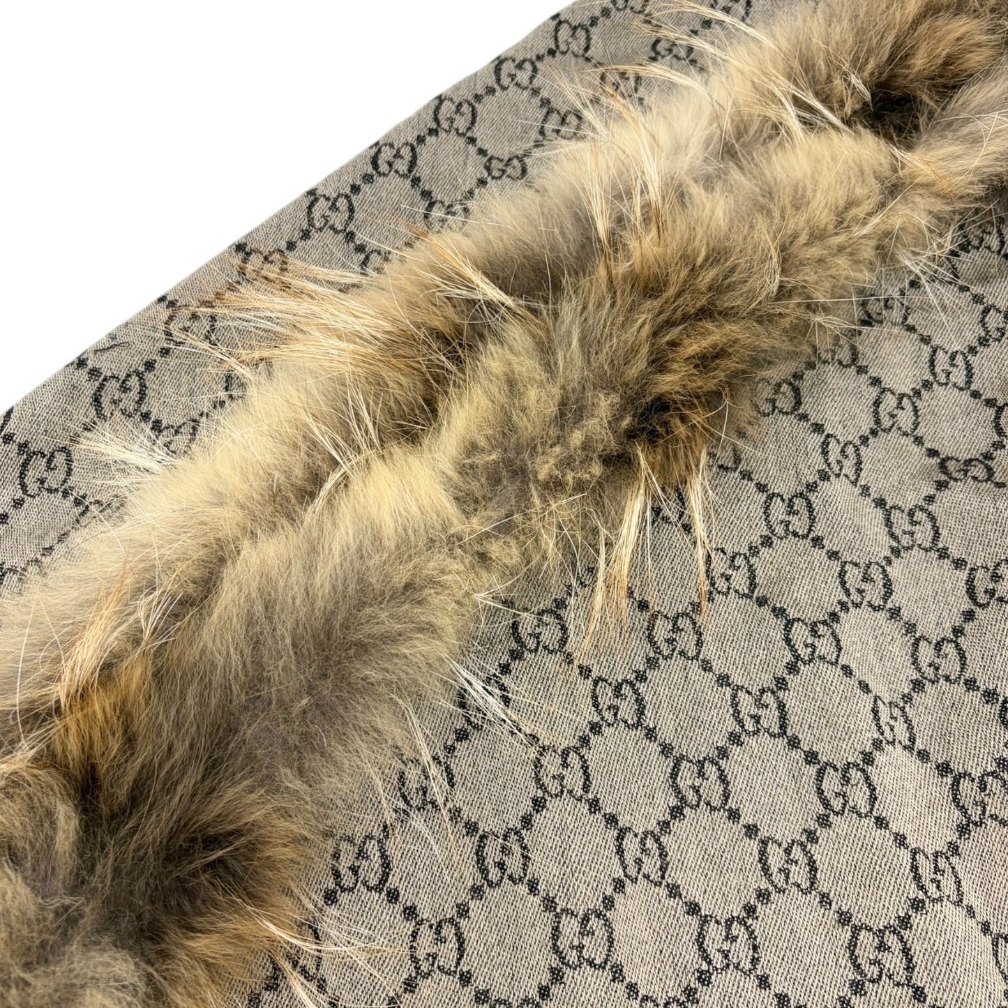 GUCCI Vintage GG Logo Monogram Fox Fur Shawl Scarf Wrap Gray Brown 902234