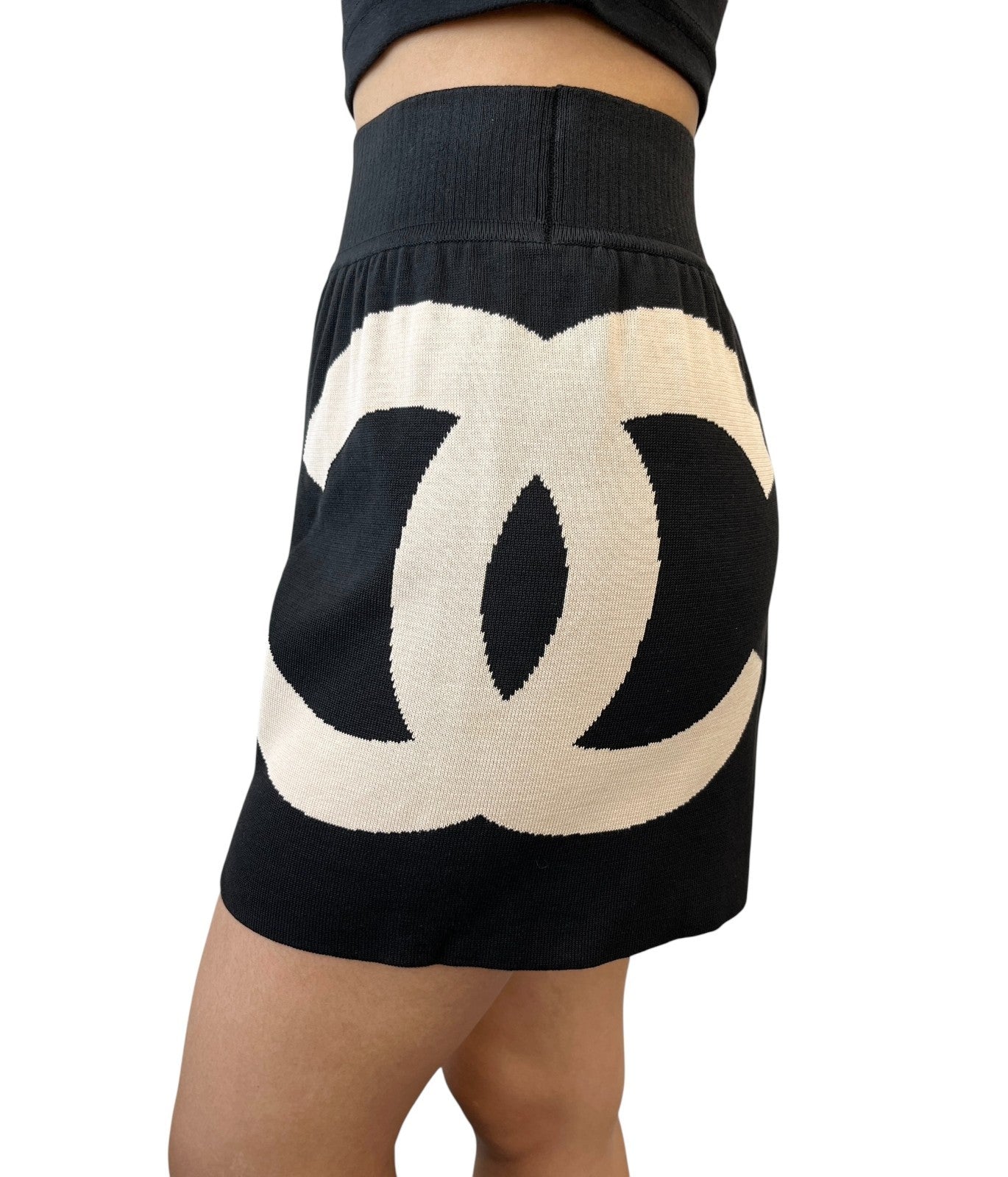 CHANEL Vintage 03A CC Logo Knit Short Pants #38 Pocket Black Cream Cotton