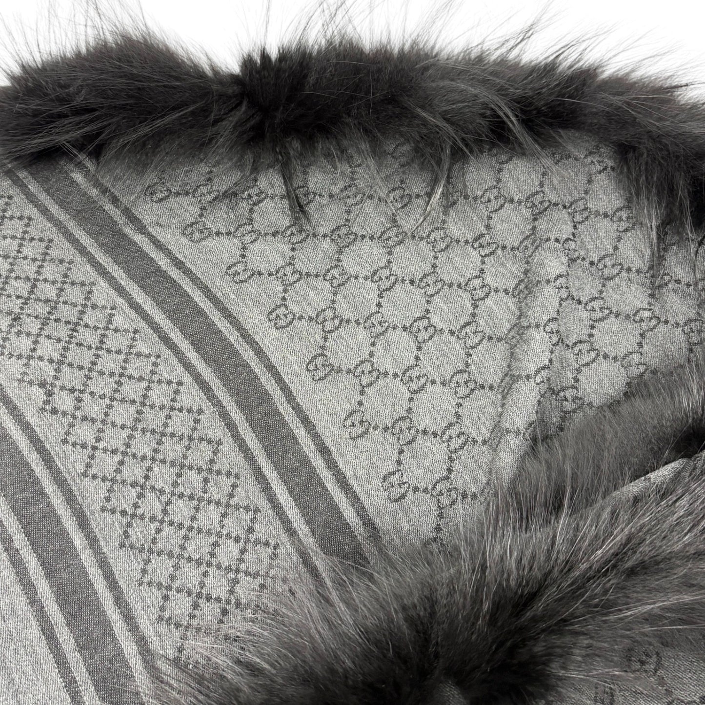 GUCCI Vintage GG Logo Monogram Fox Fur Shawl Scarf Wrap Gray Black 902584
