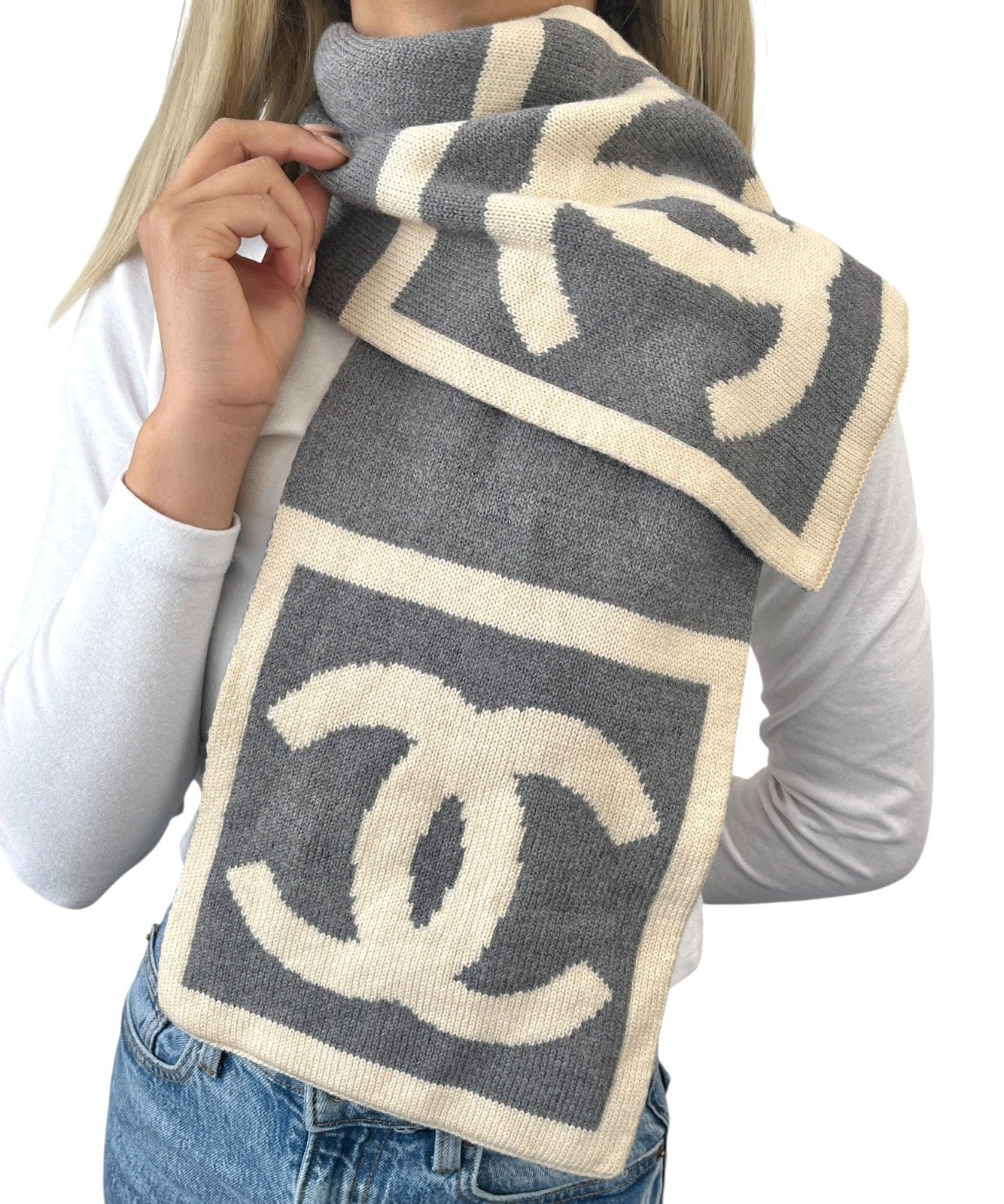 CHANEL Sport Vintage CC Big Logo Muffler Scarf Wrap Accessory Gray Cream Wool
