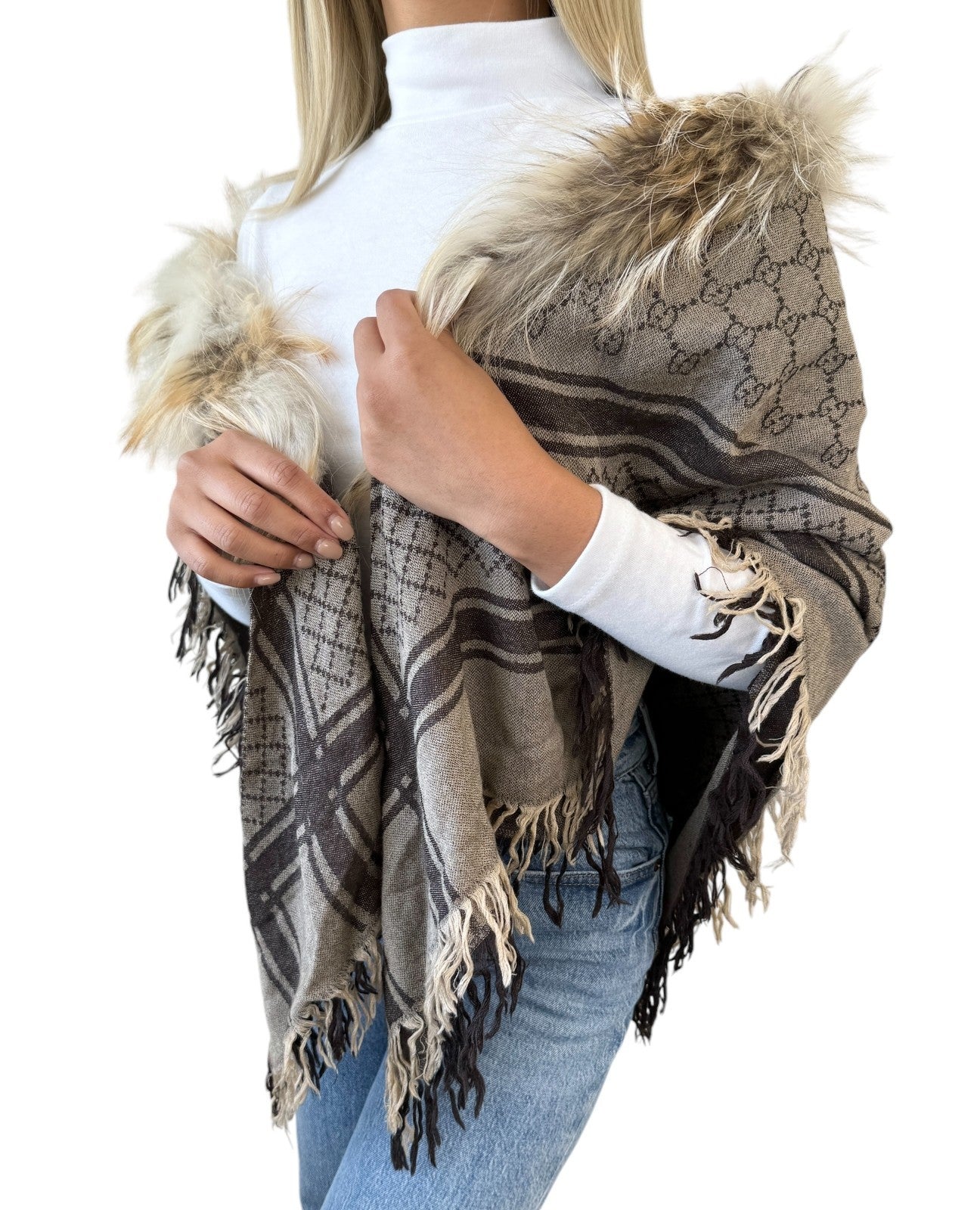 GUCCI Vintage GG Logo Monogram Fox Fur Shawl Scarf Wrap Gray Brown 902234