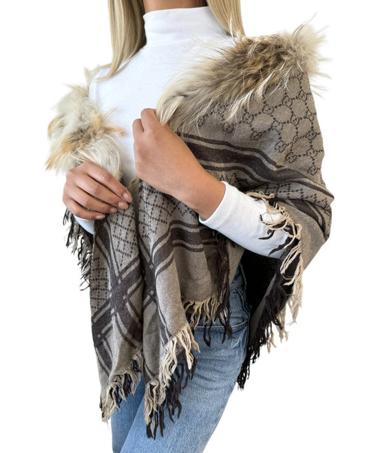 GUCCI Vintage GG Logo Monogram Fox Fur Shawl Scarf Wrap Gray Brown 902234