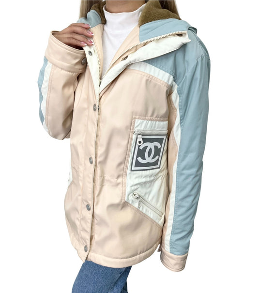 CHANEL Sport Vintage 01A CC Logo Puffer Ski Jacket Coat #38 Beige Blue 902810