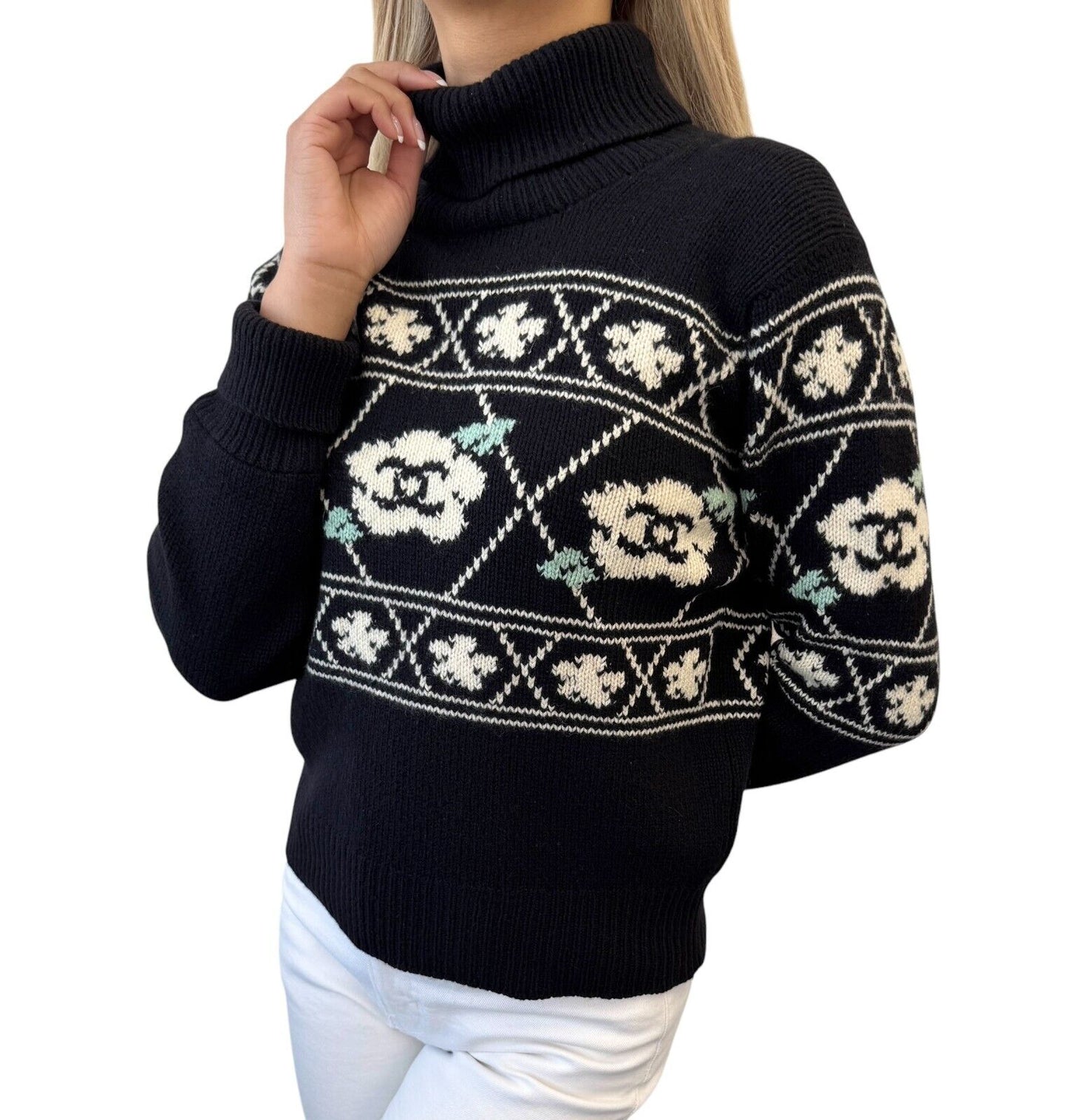 CHANEL Vintage 95A CC Logo Turtleneck Sweater Top Cashmere Black White