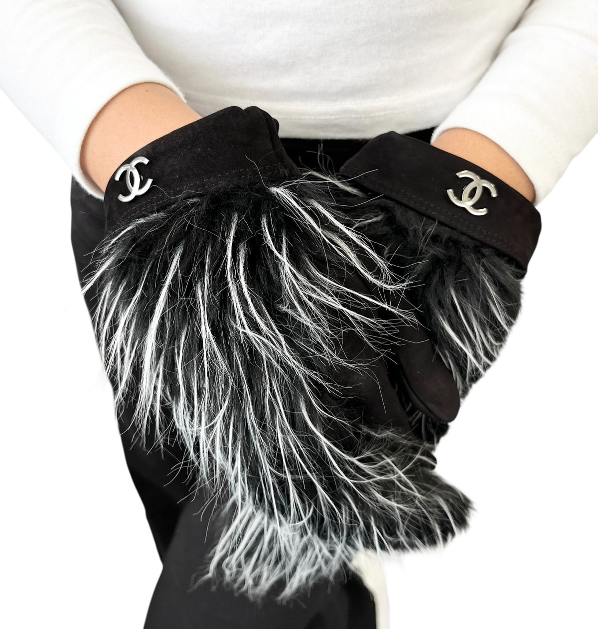 CHANEL Vintage CC Logo Fur Gloves Mittens #7.5 Black White Suede 902358