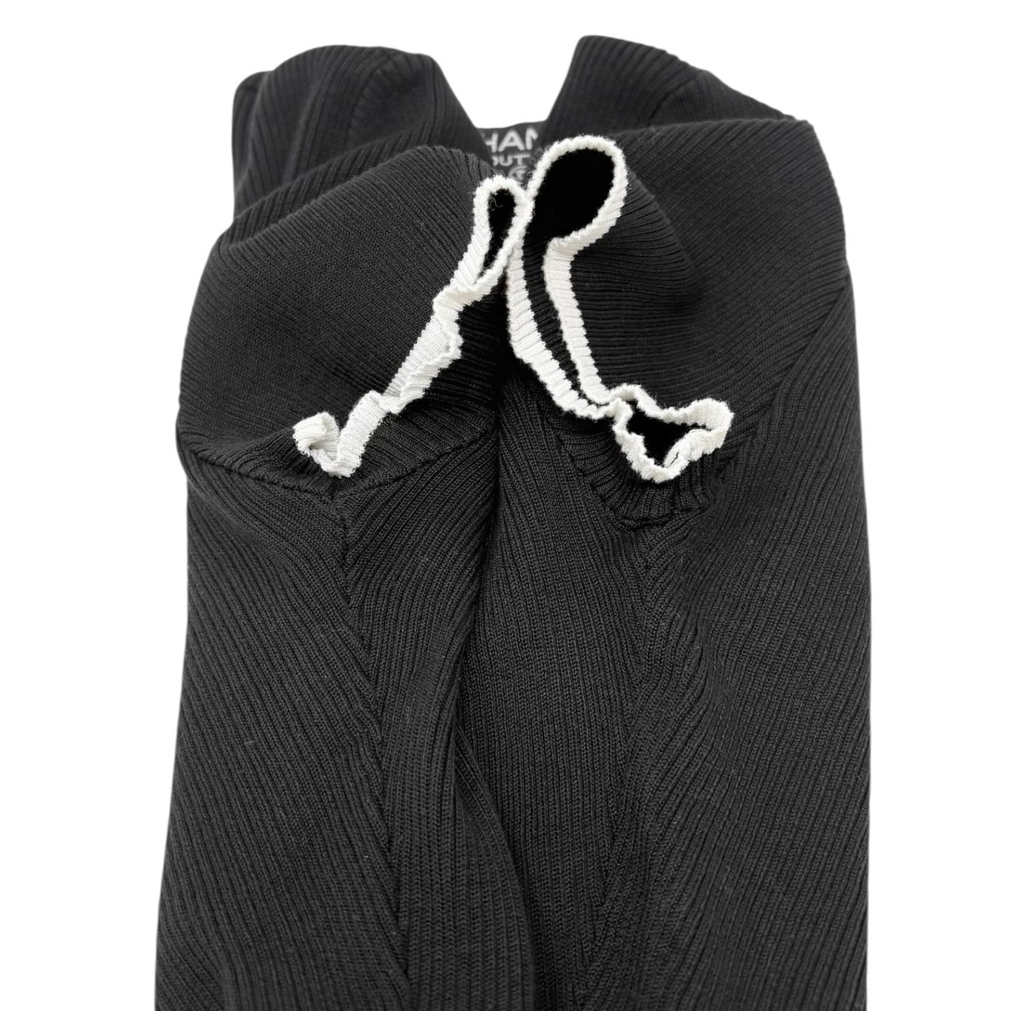 CHANEL Vintage 95P CC Logo Cropped Ribbed T-shirt #36 Black White Cotton