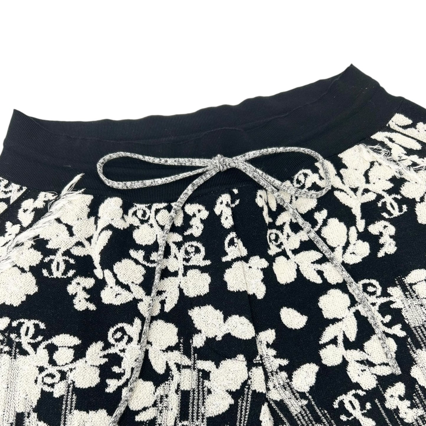 CHANEL Vintage 14C CC Logo Short Pants Bottoms #36 Black White Cotton Rayon