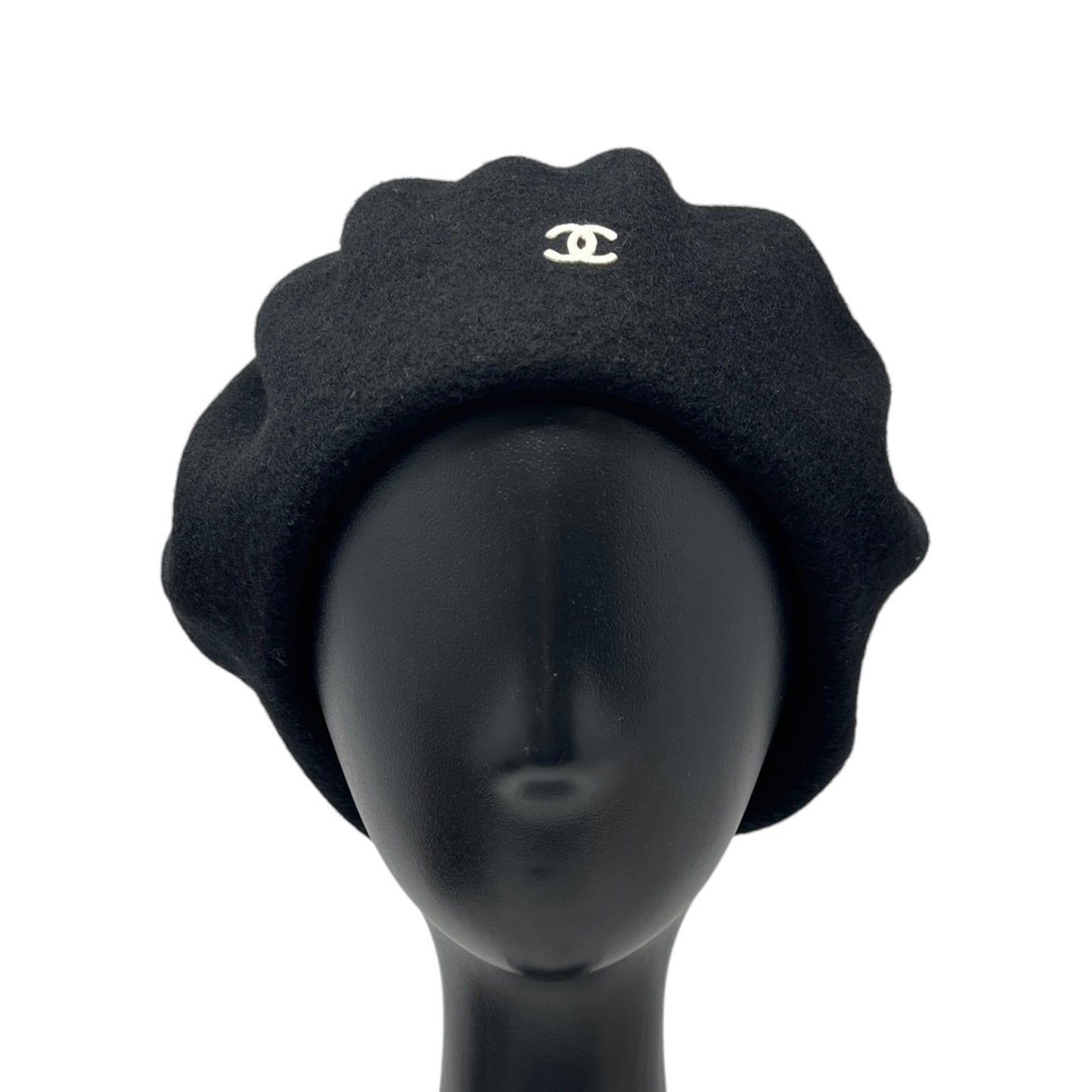 CHANEL Vintage CC Logo Beret Hat Black Fashion Accessory Wool Knit Cap 902224