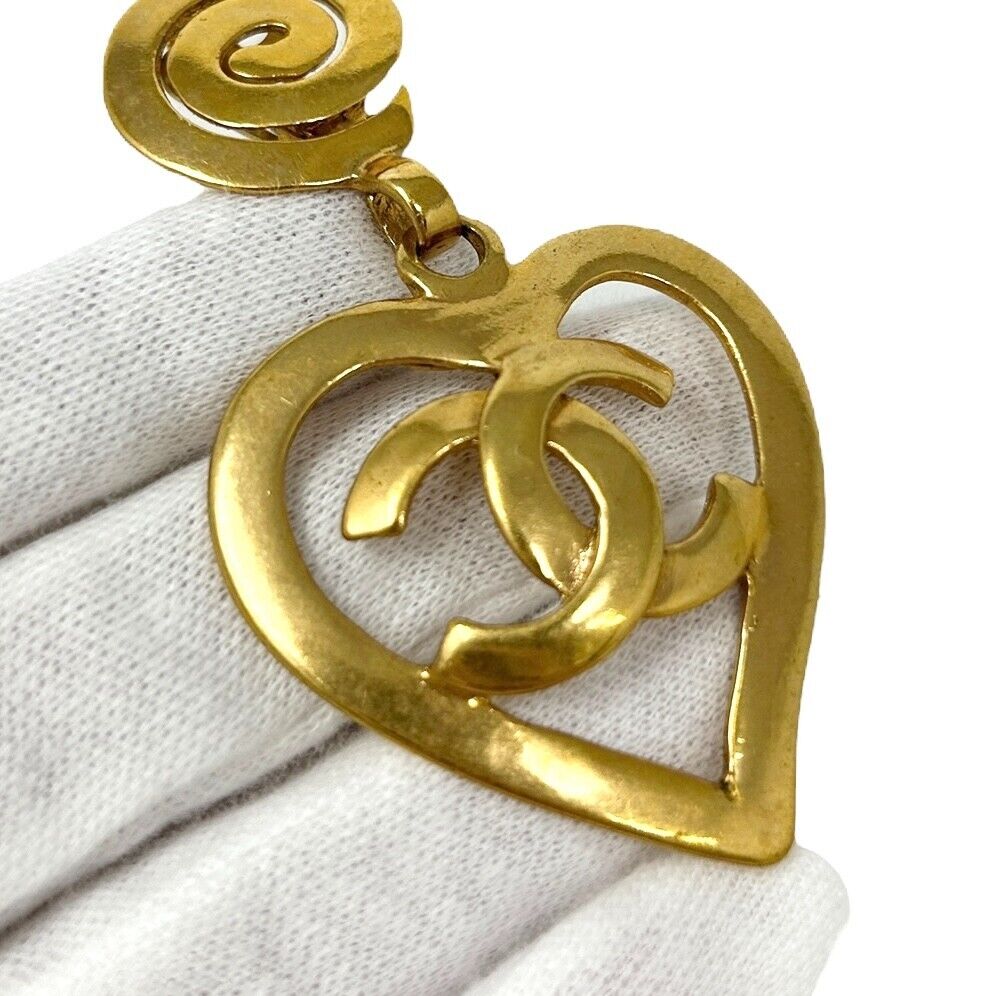 CHANEL Vintage 95P CC Logo Earrings Gold Metal Jewelry Accessory Heart RankAB