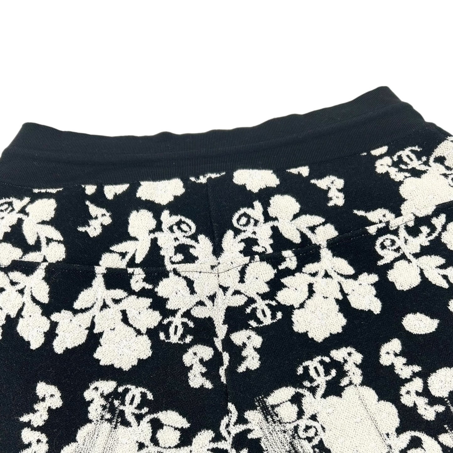 CHANEL Vintage 14C CC Logo Short Pants Bottoms #36 Black White Cotton Rayon