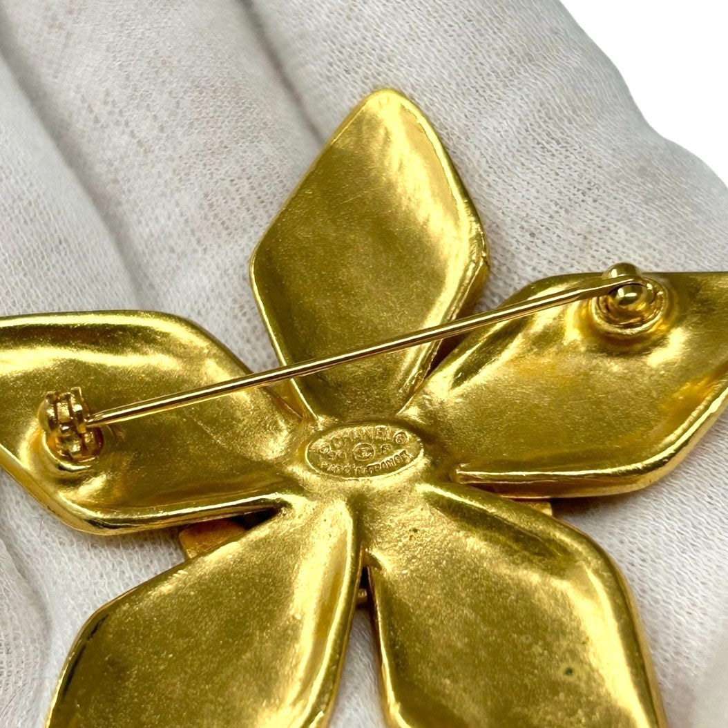 CHANEL Vintage 96P CC Gold Brooch Jewelry Accessory Pin Flower Metal