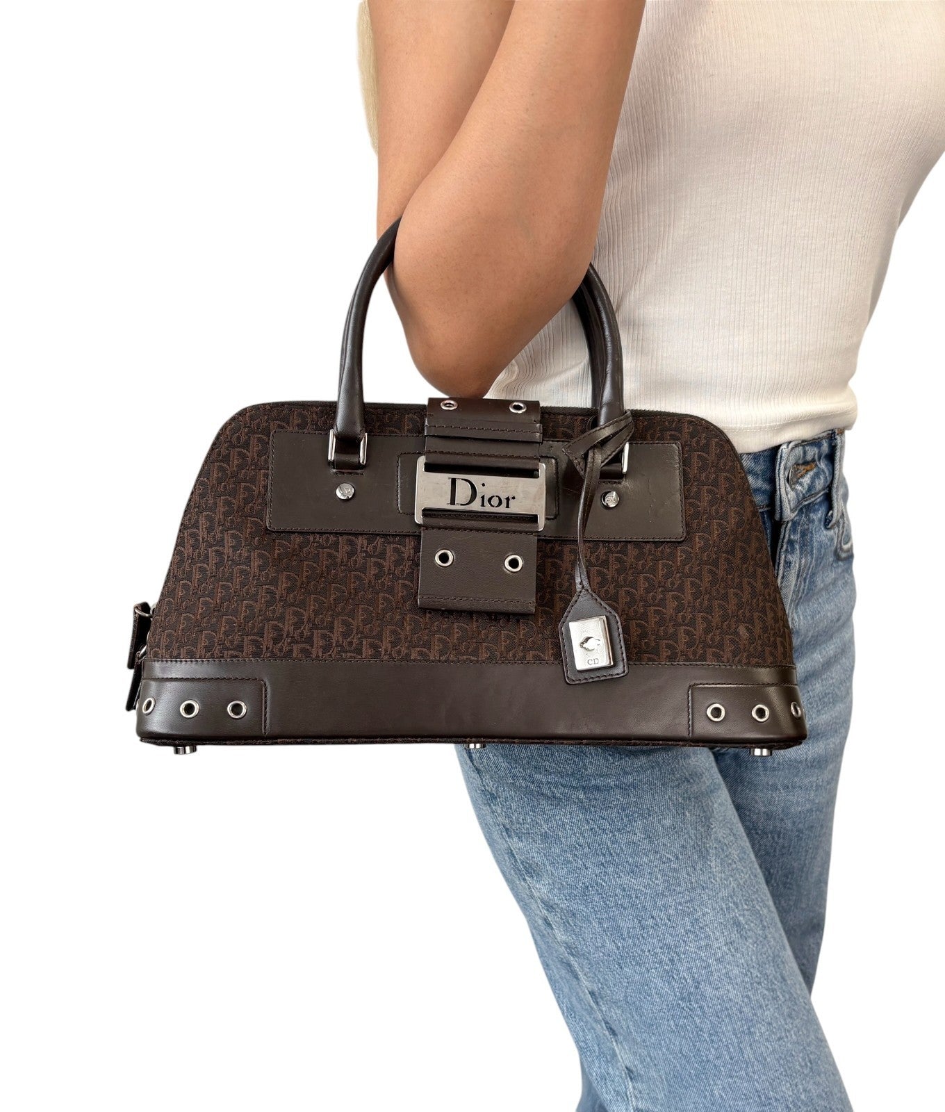DIOR – Luxury Fashion Spark