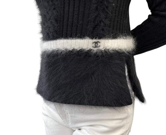 CHANEL Vintage 02A CC Logo Fur Knit Sweater Top #38 Black White Wool 901976