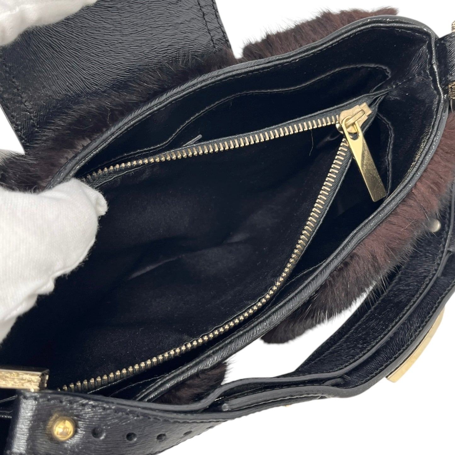 [Exclusive] FENDI Vintage Logo Fur Baguette Mini Shoulder Bag Black Gold 800001