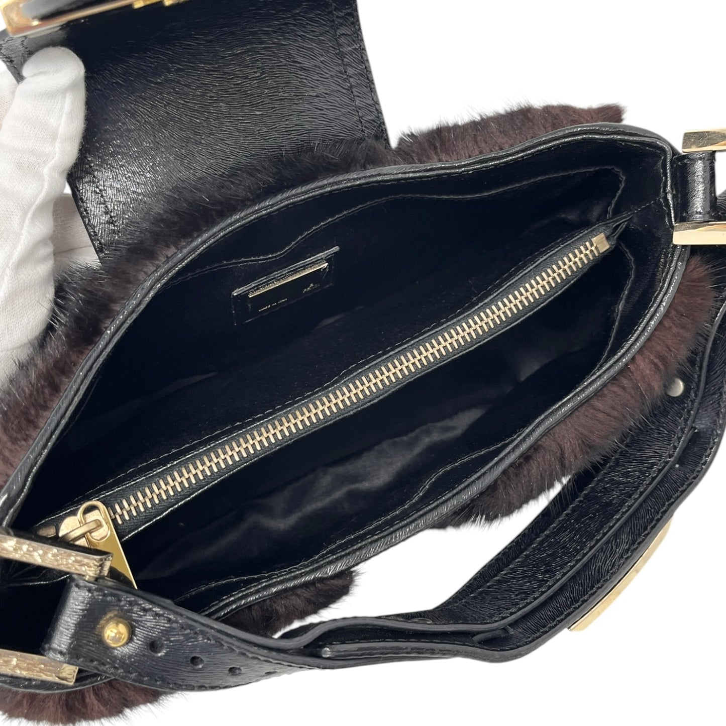 [Exclusive] FENDI Vintage Logo Fur Baguette Mini Shoulder Bag Black Gold 800001