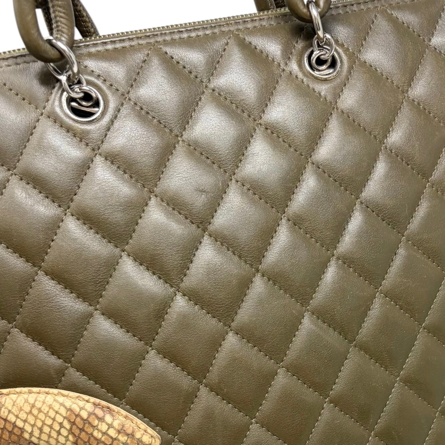【Exclusive】CHANEL Cambon CC Logo Quilted Tote Bag Khaki Beige Leather 800810