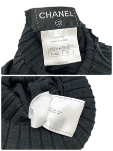 CHANEL Vintage P39371 Back Logo Rib Sweater Top #36 Turtleneck Dark Gray RankAB+