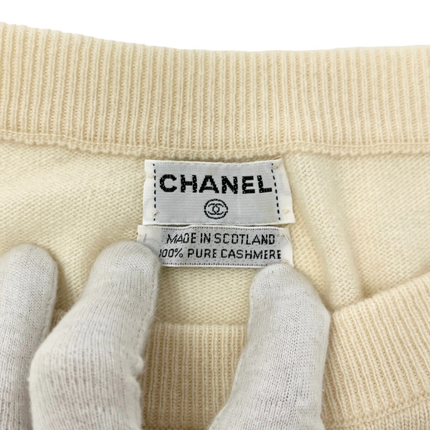 CHANEL Vintage CC Mark Logo Sweater Top #M Ivory Gold Button Cashmere RankAB