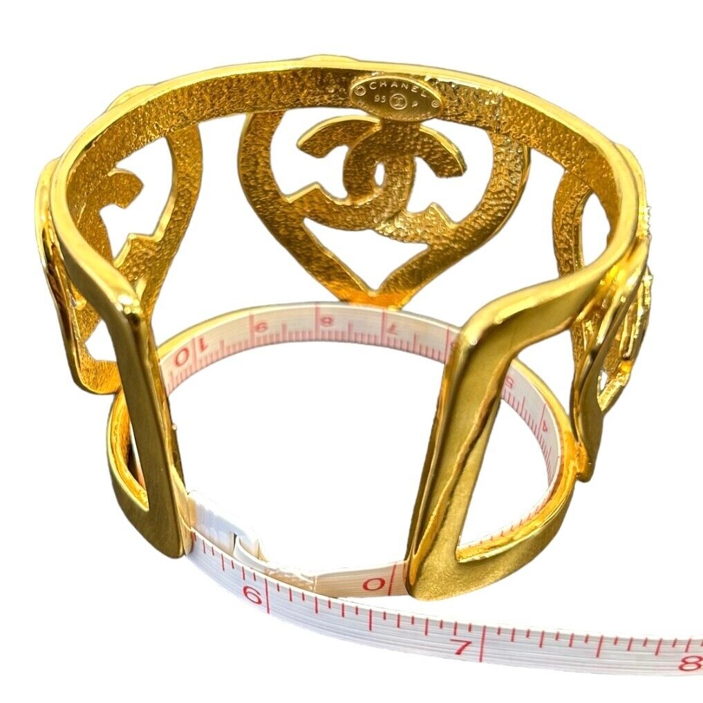 CHANEL Vintage 95P Coco Mark Logo Bangle Bracelet Jewelry Gold Metal RankAB