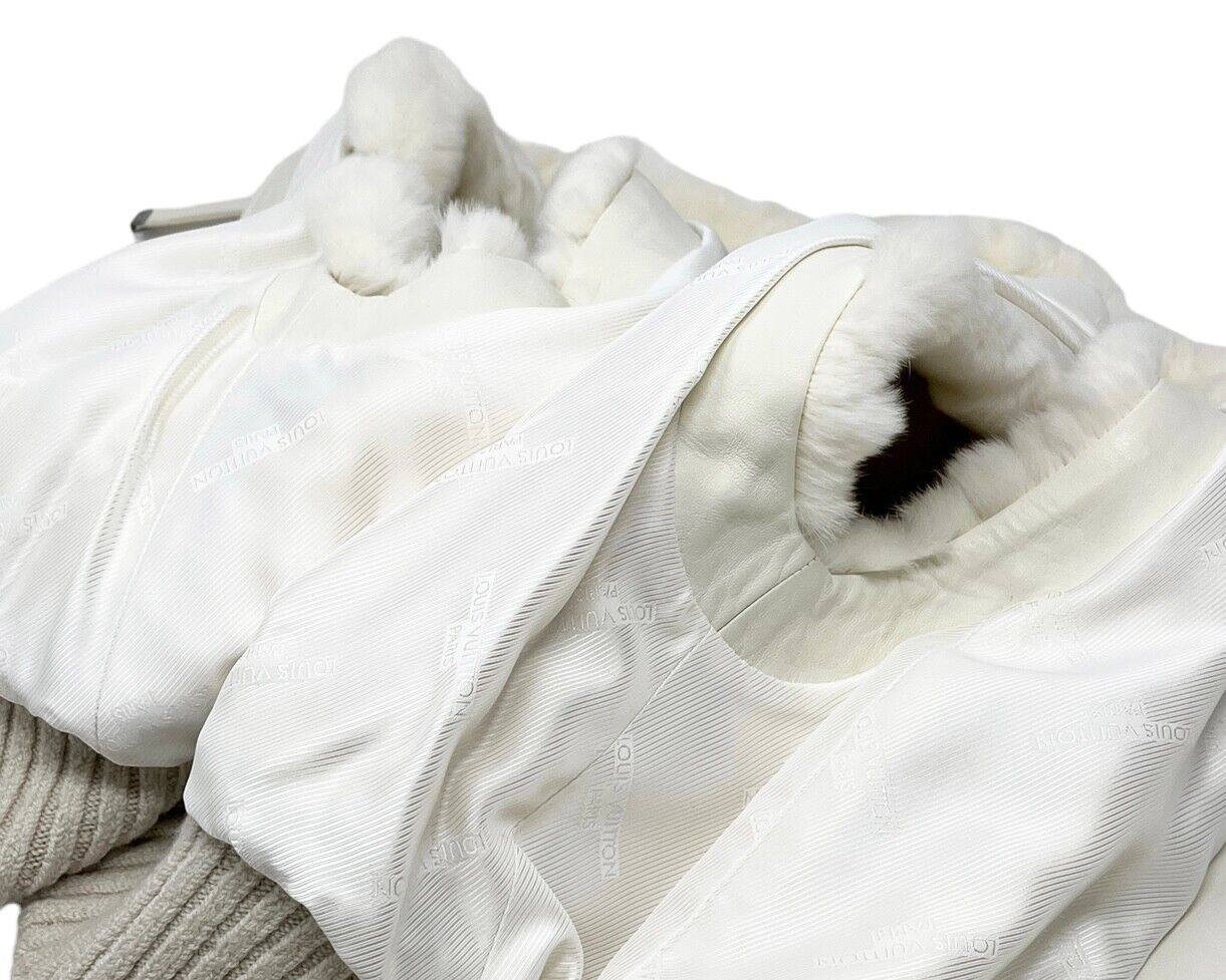 LOUIS VUITTON Vintage Logo Rabbit Fur Vest #36 Zipped Jacket White Silver RankA