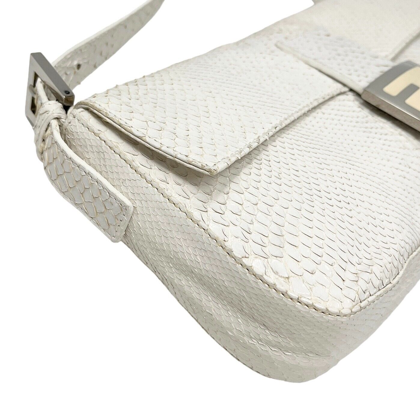 FENDI Vintage FF Logo Mamma Baguette Shoulder Bag White Leather Rank AB