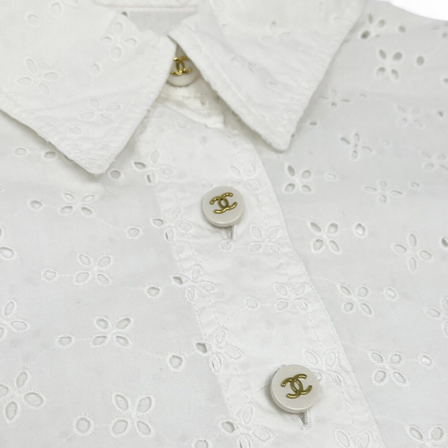 CHANEL Vintage CC Mark Logo Shirt Top Punching Button White Cotton Rank AB